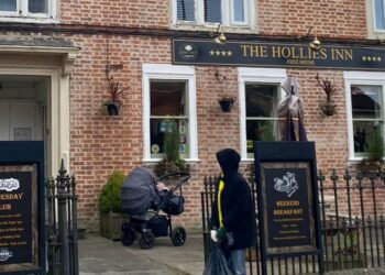 The Hollies New Sunday Roast Delivery Service