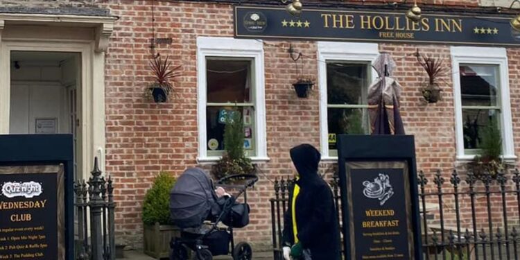 The Hollies New Sunday Roast Delivery Service