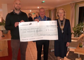 Rotary Club helps clean the White Horse