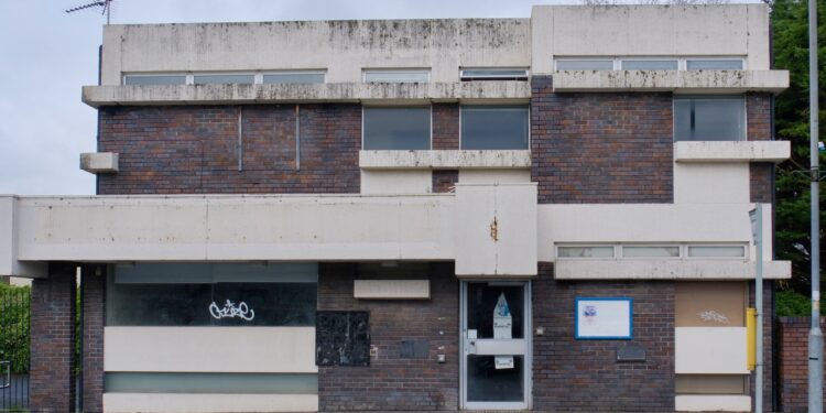 New food outlet and flats for former Barclays bank