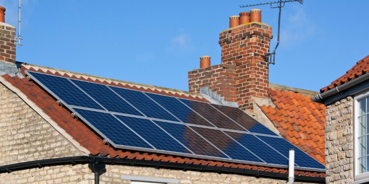 Switch to solar for big savings – for you and the planet