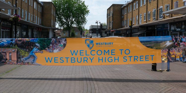 Town council unveils giant ‘Welcome to Westbury High Street’ banners