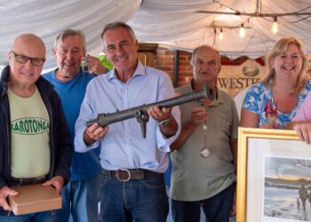 TV antiques expert uncovers local treasures in Westbury