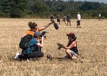 Local hero raises another £100,000 for cancer charities with metal detecting rally