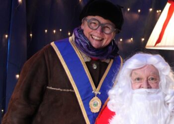 Get creative for Mayor’s Christmas card competition