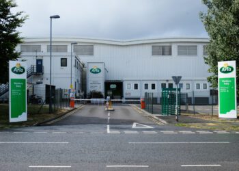 Shoppers threaten boycott over Arla’s methane-reducing feed trial