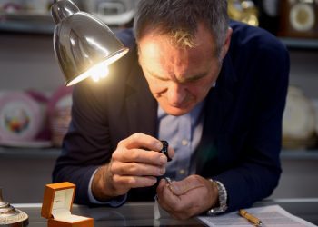 Flog It! presenter Paul Martin to host valuation day in Westbury