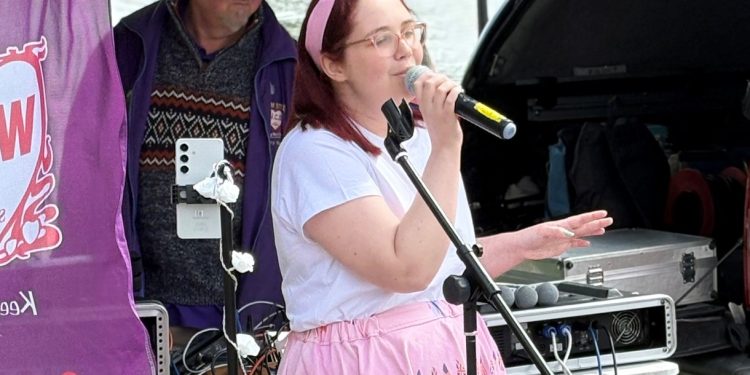 Westbury singer takes ‘bold step’ to pursue music dream