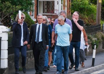 Residents meet MP over ongoing Bratton Road safety concerns