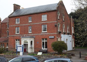 Westbury Library offers warm space this winter