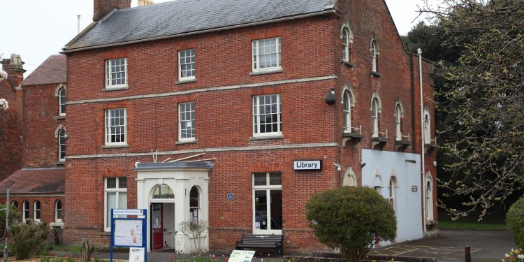 Westbury Library offers warm space this winter