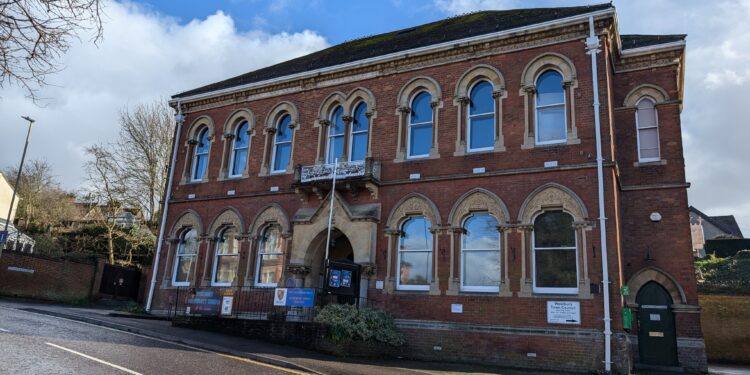 Councillors agree to introduce annual allowance