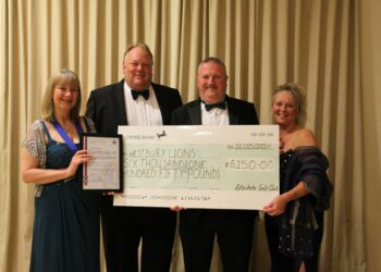 Golf club raises £6,150 for Westbury Lions