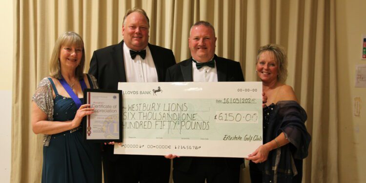Golf club raises £6,150 for Westbury Lions