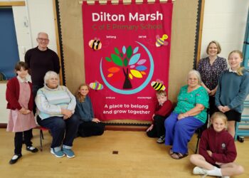 Community and pupils join forces on colourful school banner