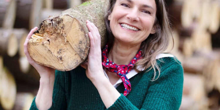 Local author launches novel based on women’s wartime history