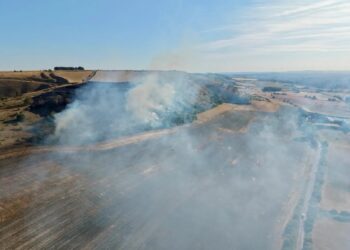 Fire crews attend major wildfire near Westbury White Horse